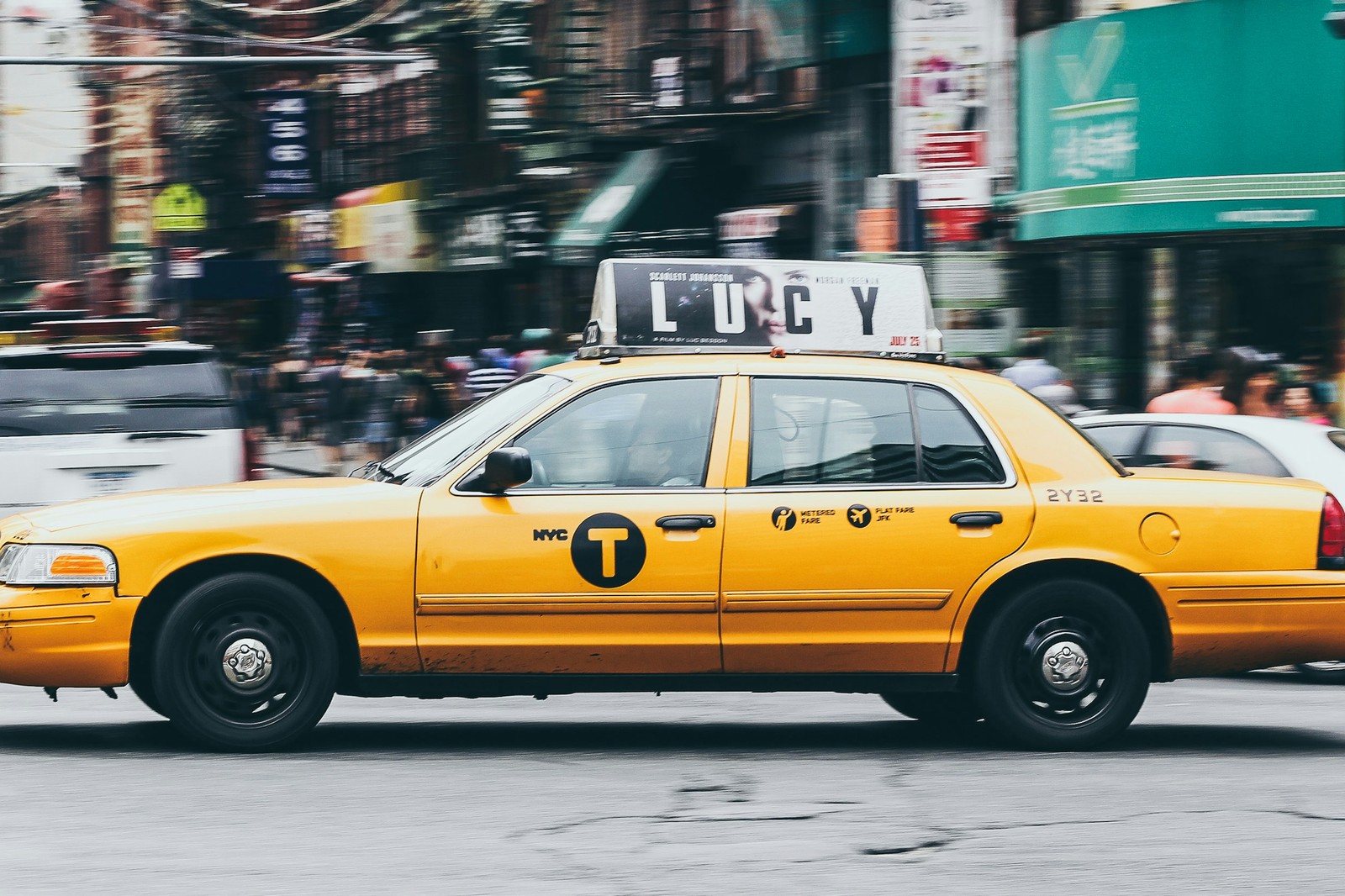 坐出租车、叫 Uber 英语：上车地点、靠边停、让我下车怎么说